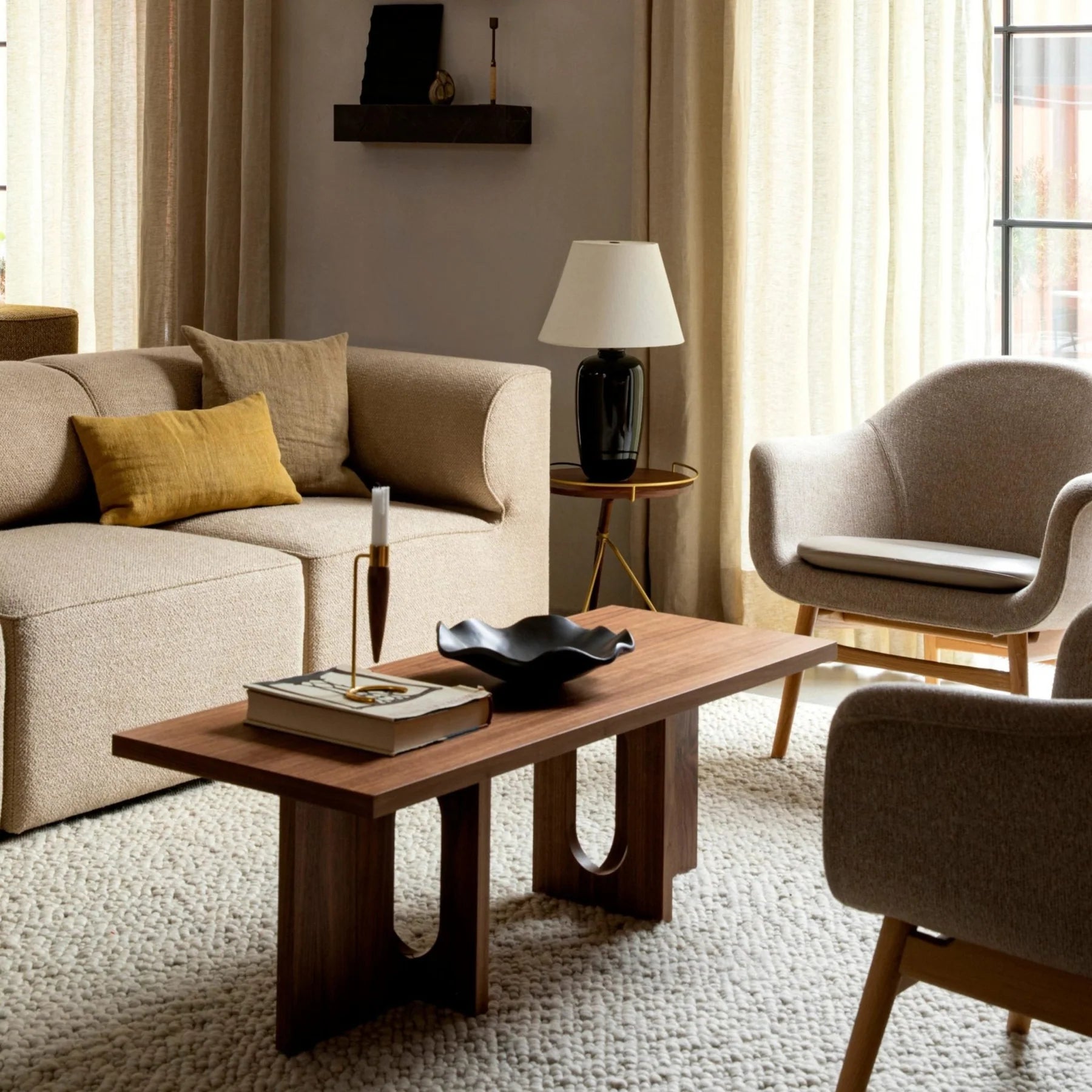 Tonal lounge composition