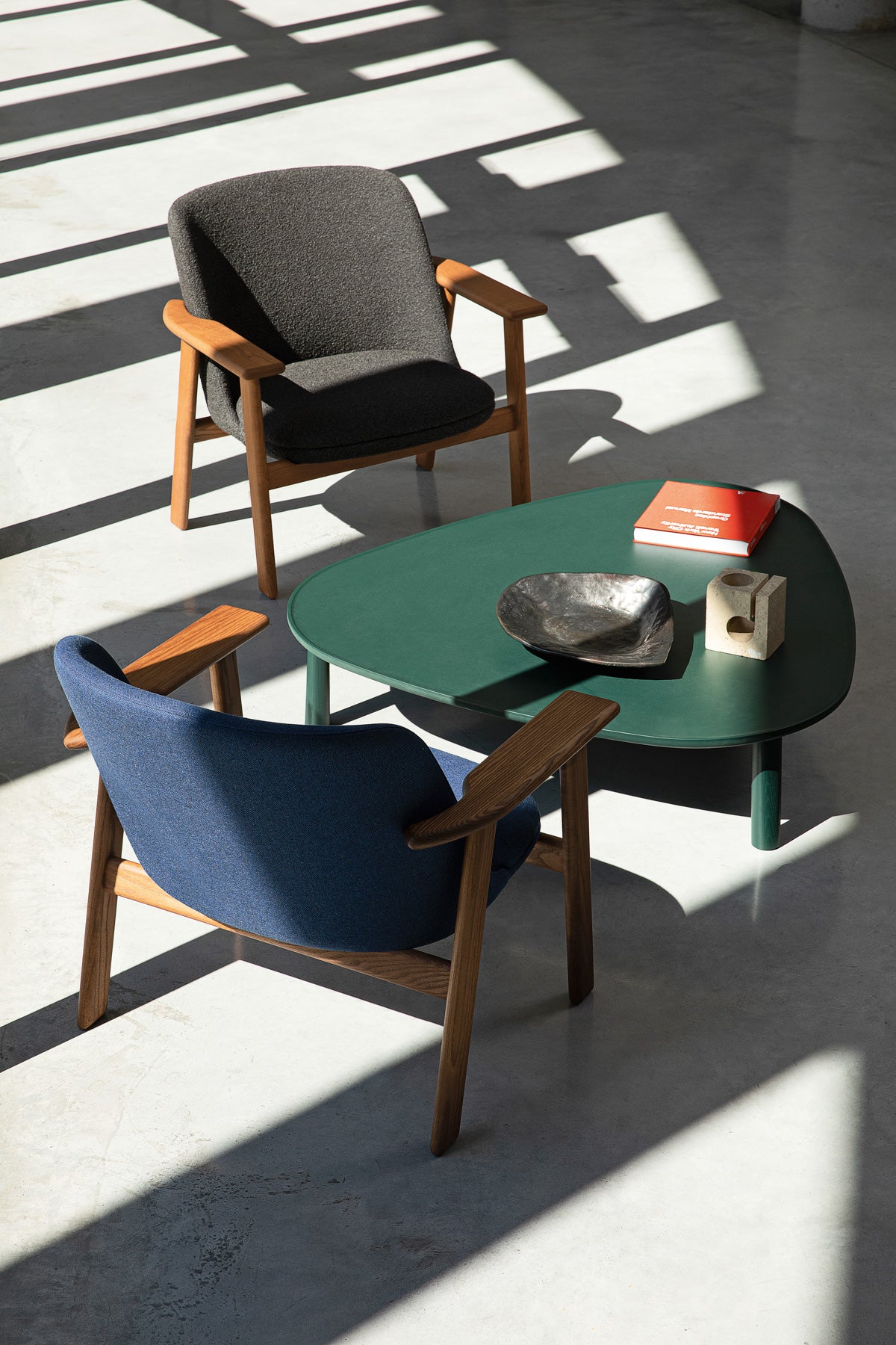 Editorial room with Dorsa seating