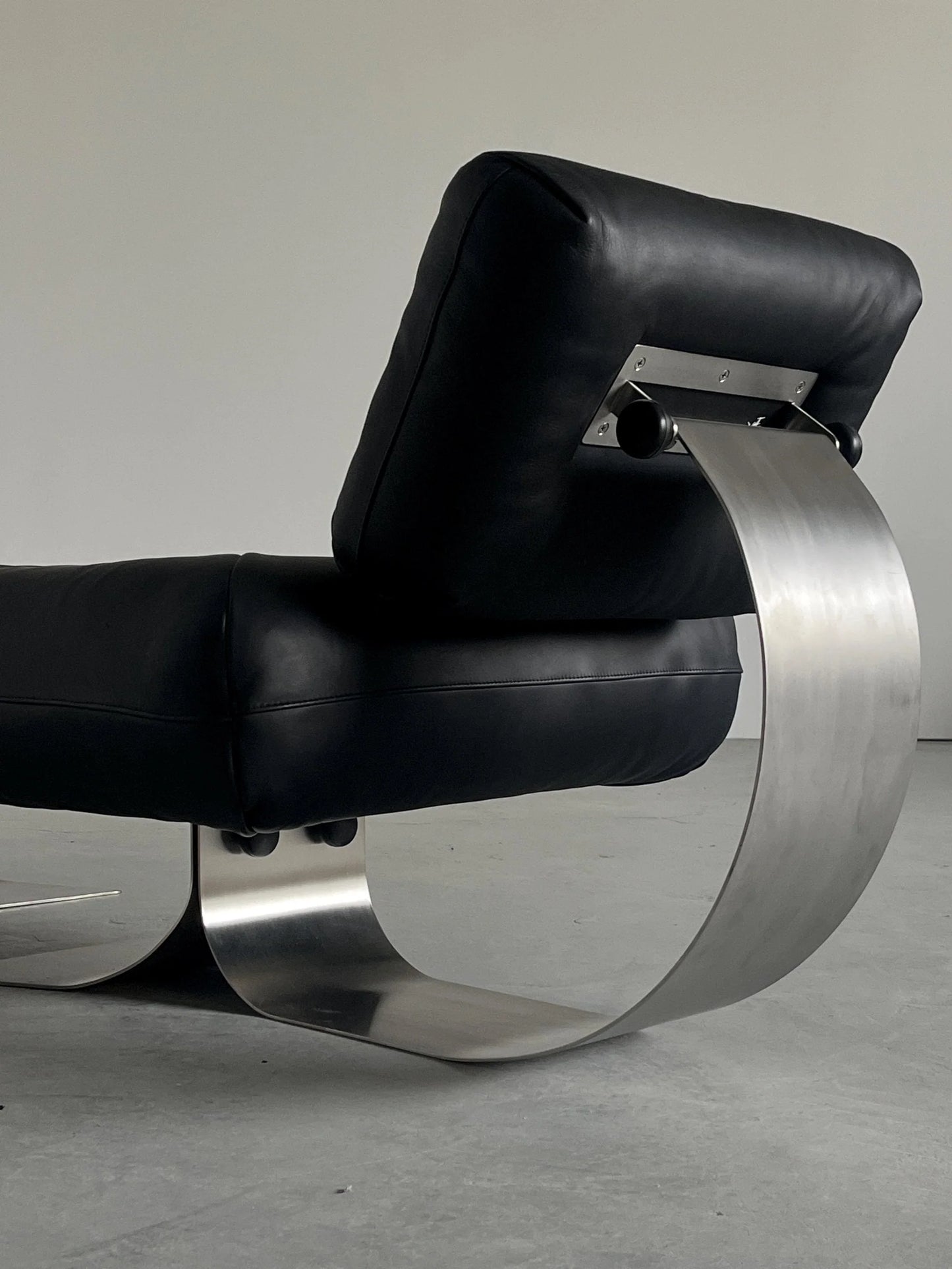 ARCUS RECLINE CHAIR